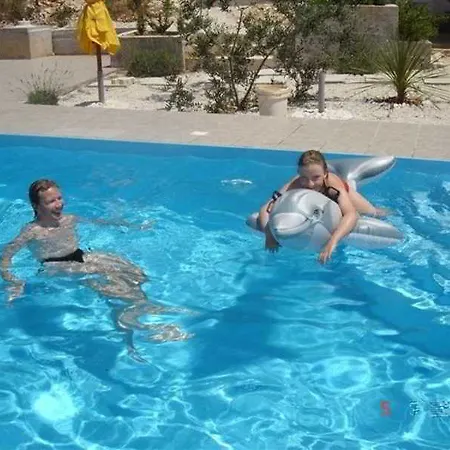 Goja شقة تروغير